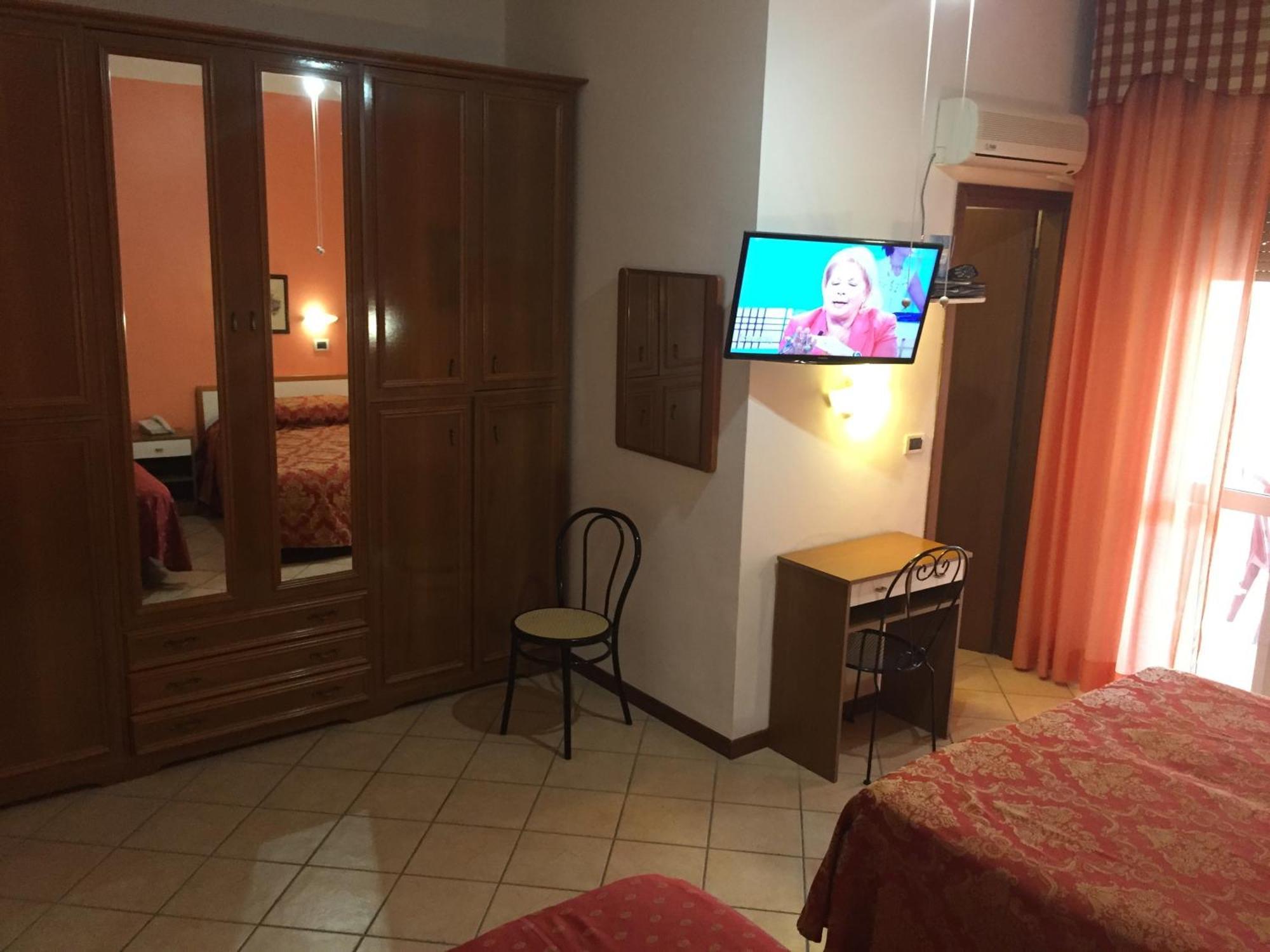 Hotel Magda Novafeltria Quarto foto