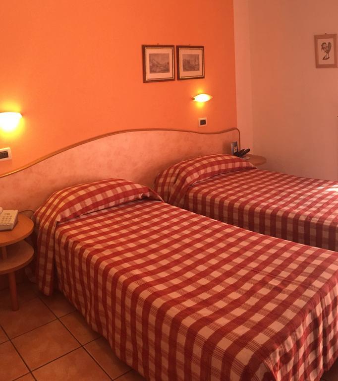 Hotel Magda Novafeltria Quarto foto